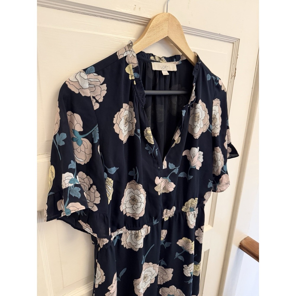 Loft Women's Navy Floral Fit & Flare Dress Ruffle Short Sleeves Size Small - Picture 3 of 7